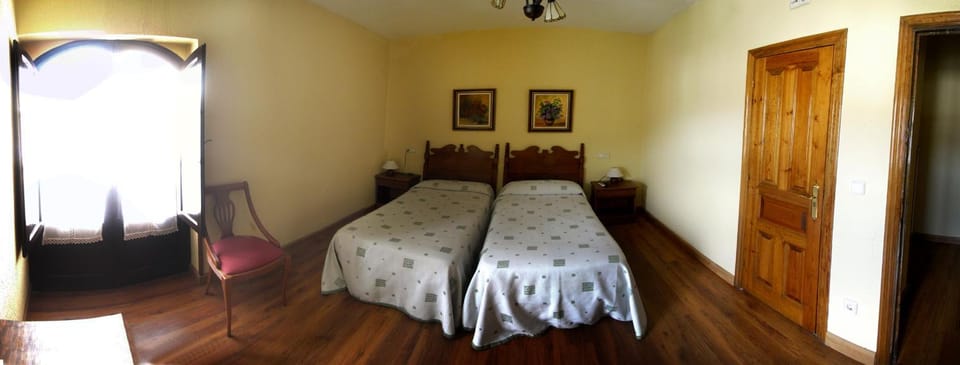 Pensión Plaza del Ayuntamiento Bed and Breakfast in Cangas de Onís