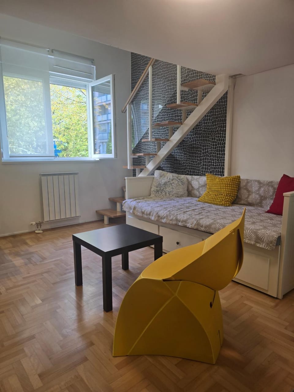 Living room, Seating area