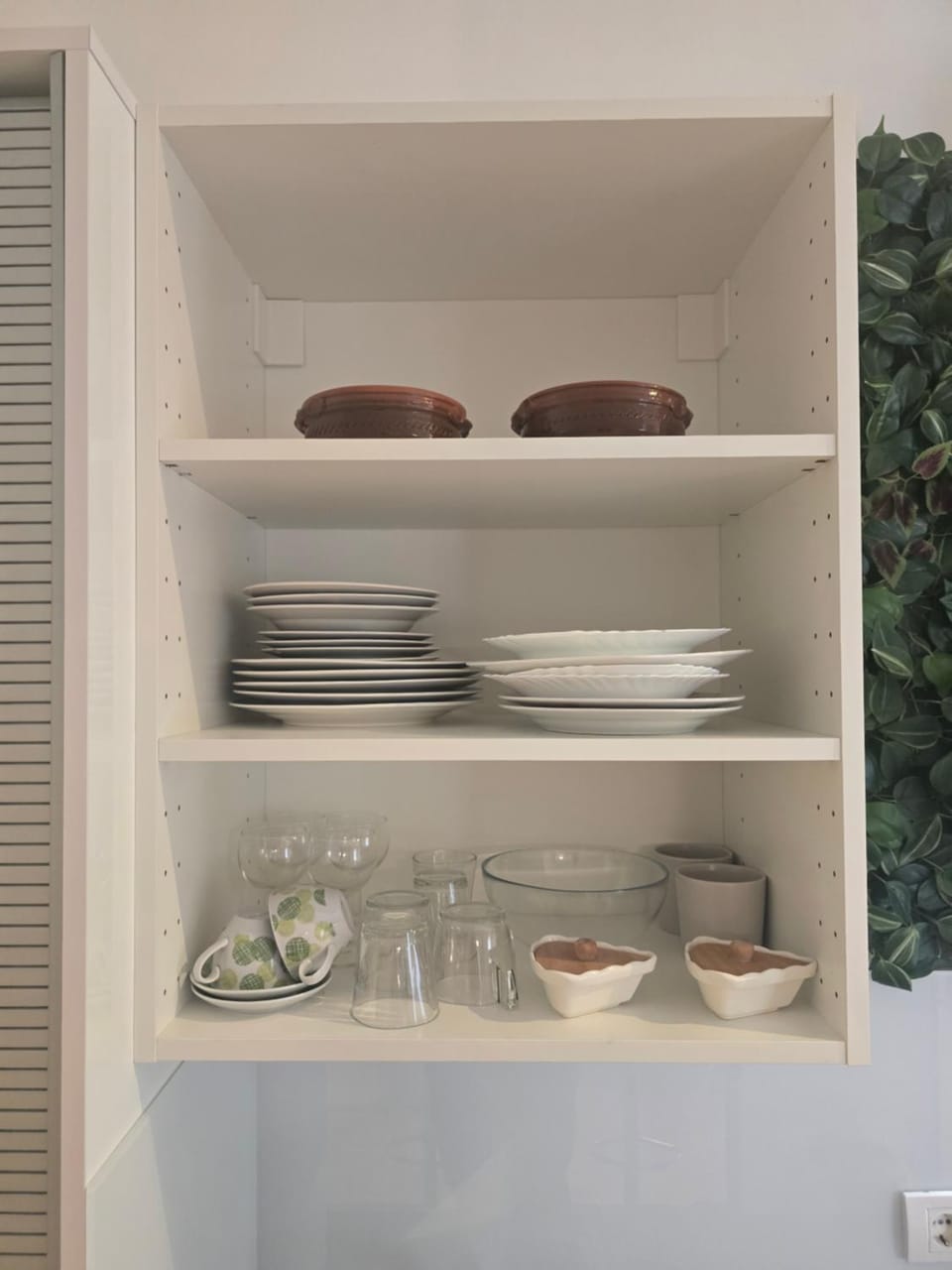 Kitchen or kitchenette, Food and drinks