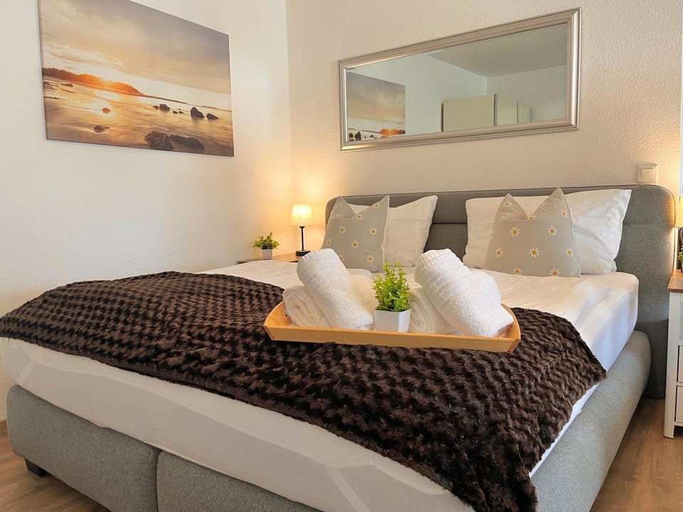 Bed, towels