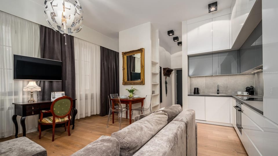 TV and multimedia, Kitchen or kitchenette, Seating area, Dining area