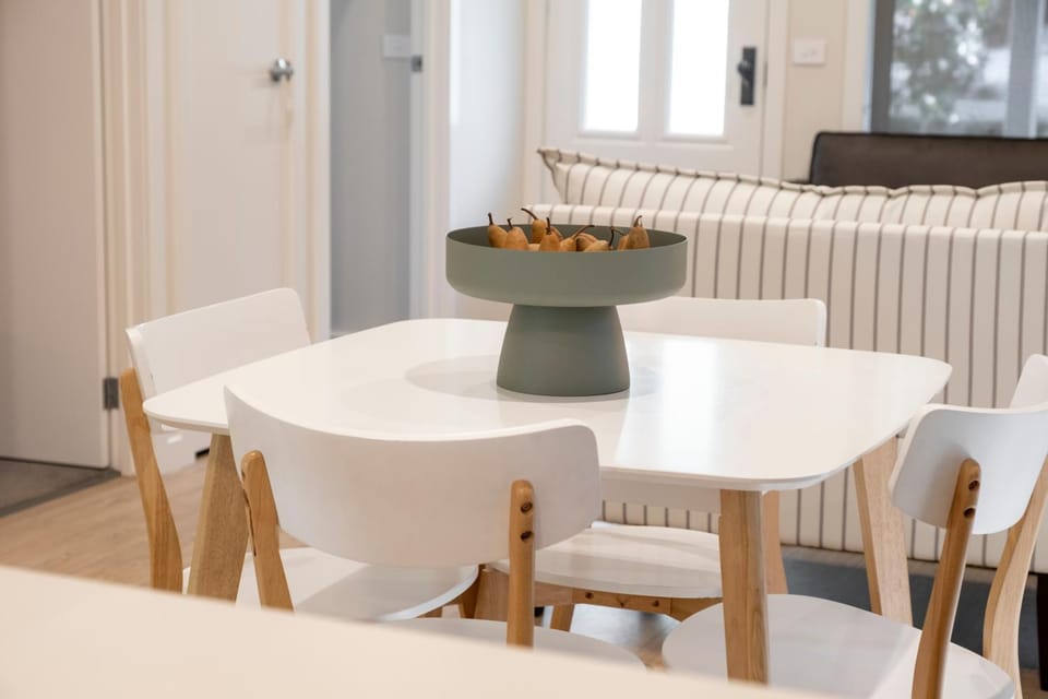 Seating area, Dining area