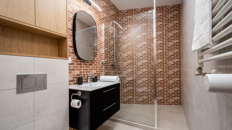 Shower, Bathroom