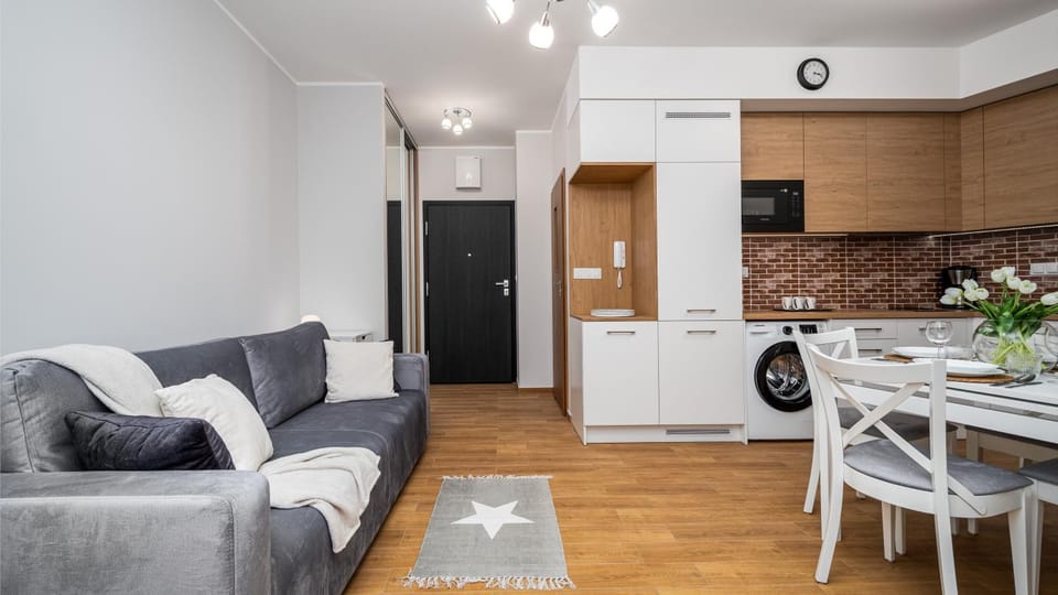 Kitchen or kitchenette, Seating area, Dining area
