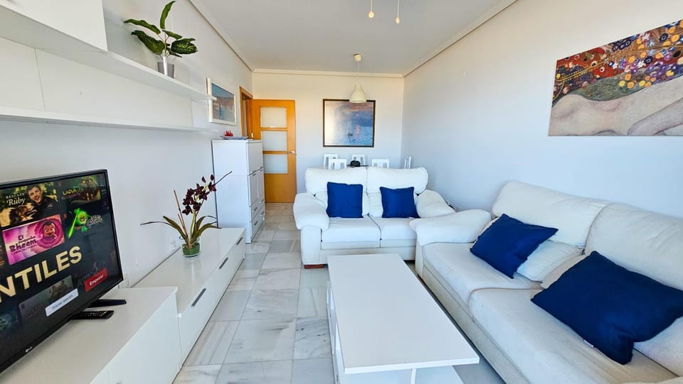 TV and multimedia, Living room, Lounge or bar