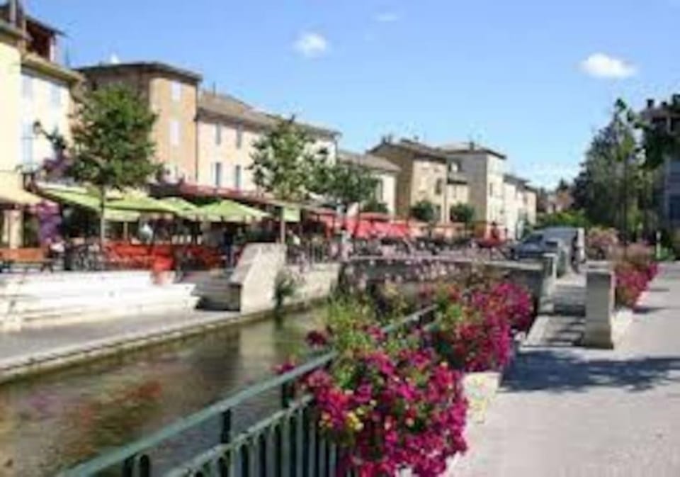 LOFT NID DOUILLET Apartment in L'Isle-sur-la-Sorgue