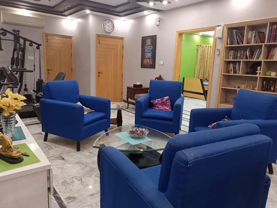 Library, Living room, Seating area