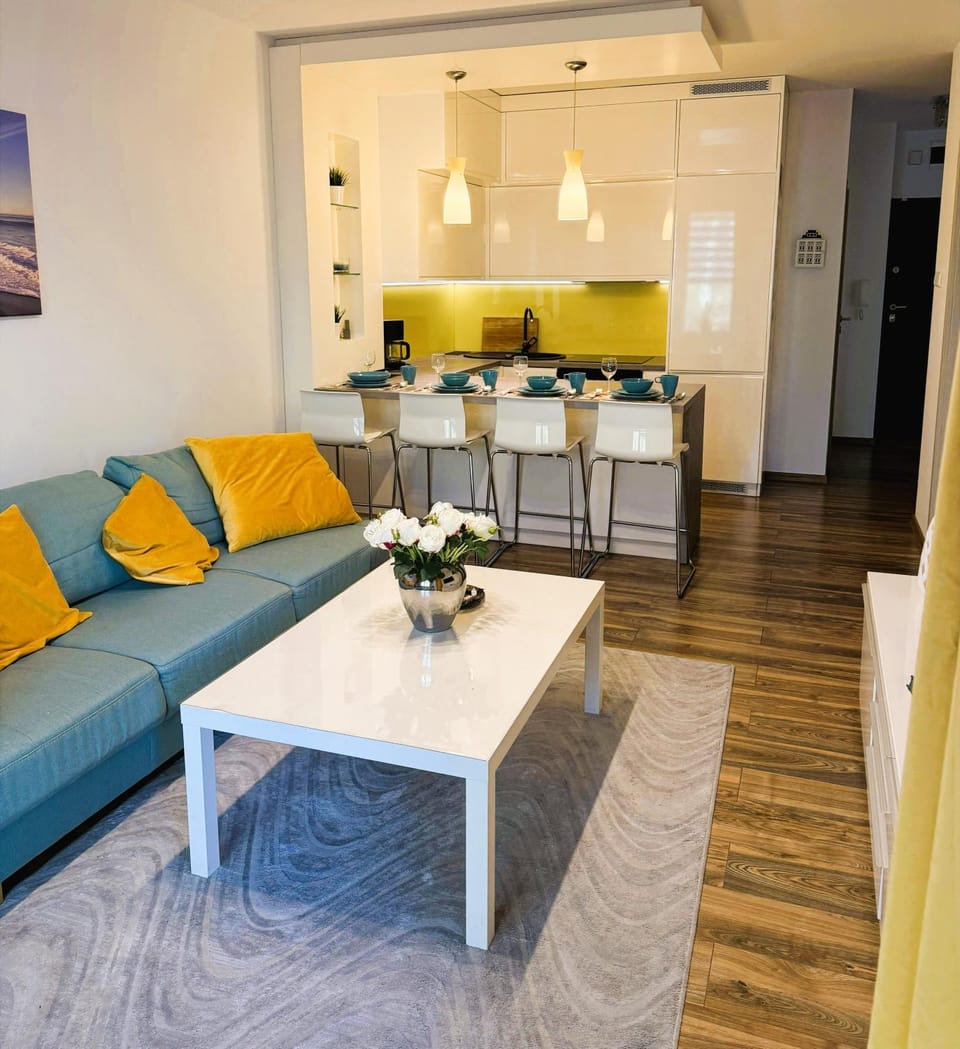 Kitchen or kitchenette, Living room