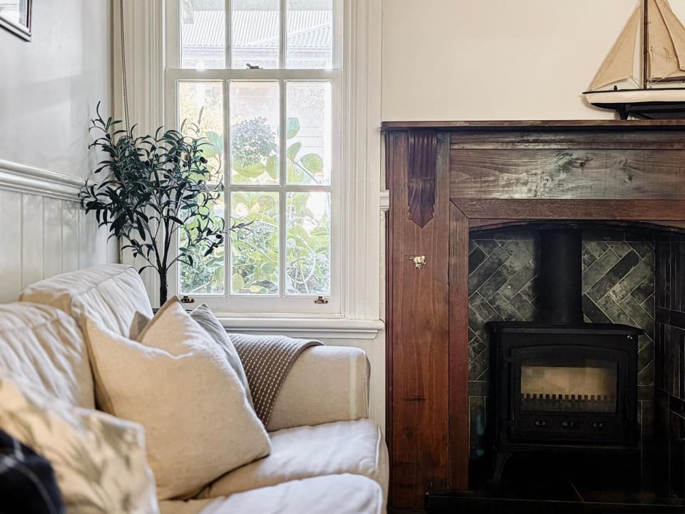MARIGOLD COTTAGE Charming 1870s central Daylesford cottage House in Daylesford