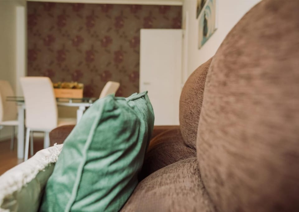 Living room, Photo of the whole room, Seating area