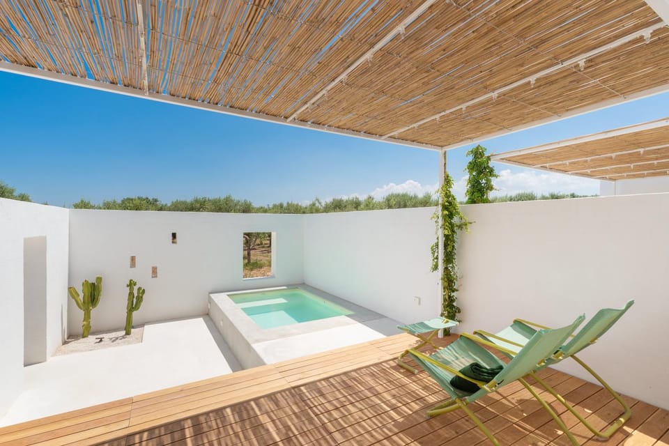 Patio, Spring, Natural landscape, Summer, Garden, Solarium, View (from property/room), Autumn, Swimming pool, sunbed