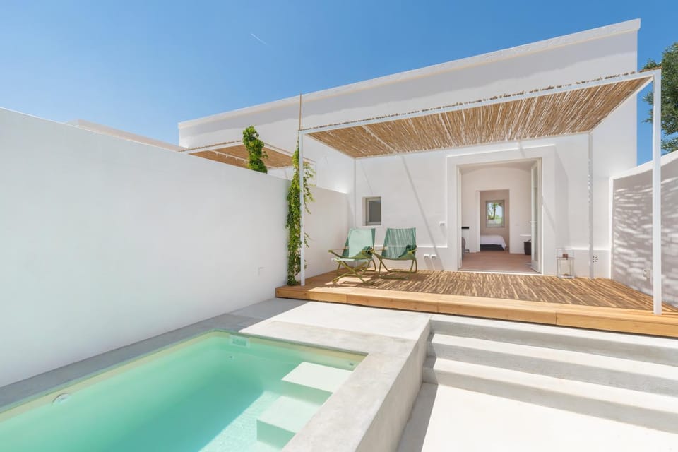 Patio, Spring, Natural landscape, Summer, Garden, Solarium, View (from property/room), Autumn, Swimming pool, sunbed