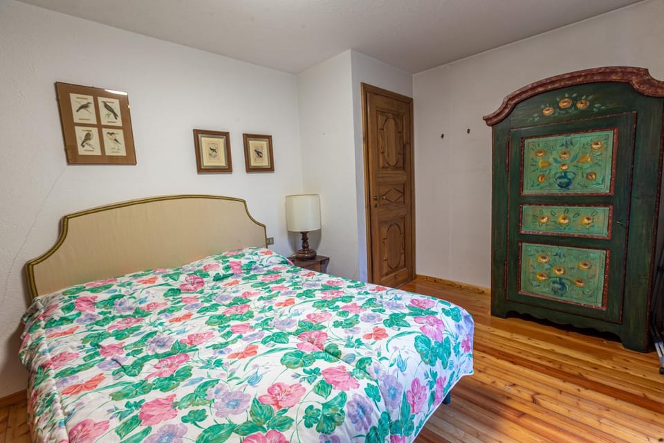 Bed, Photo of the whole room, Bedroom, wardrobe