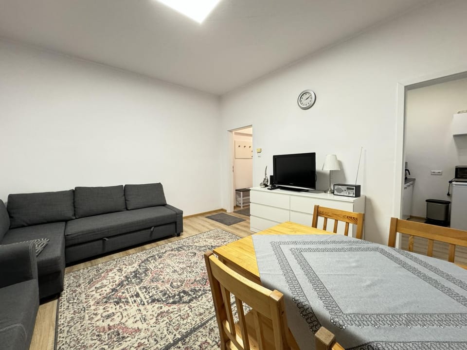Communal lounge/ TV room, Living room, Dining area