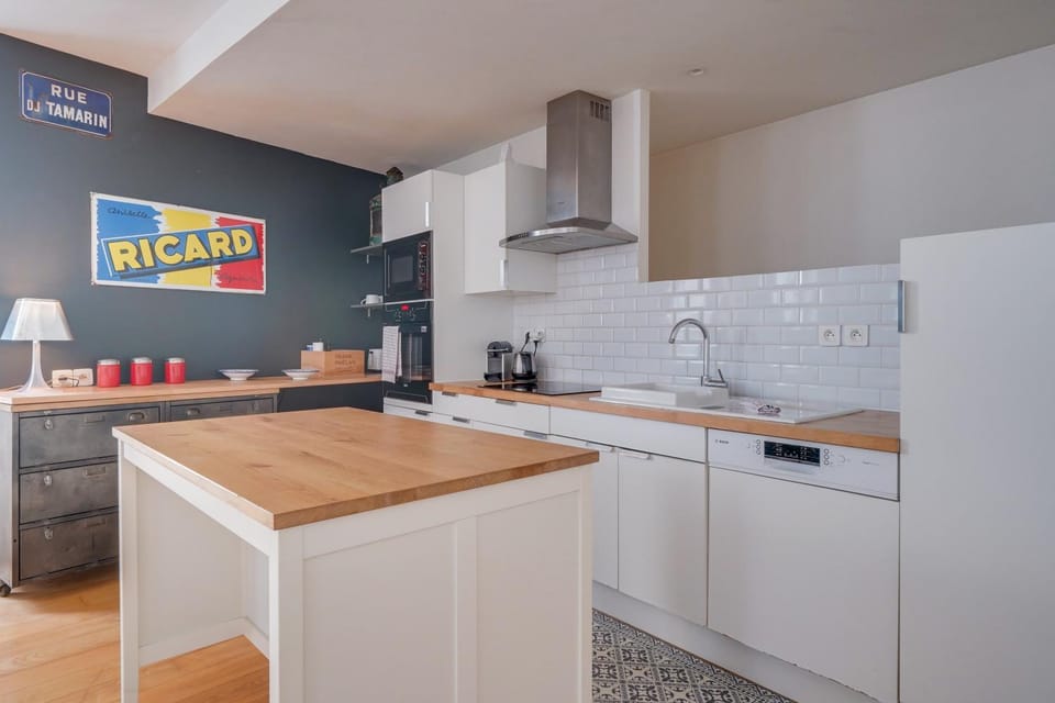 Kitchen or kitchenette, kitchen