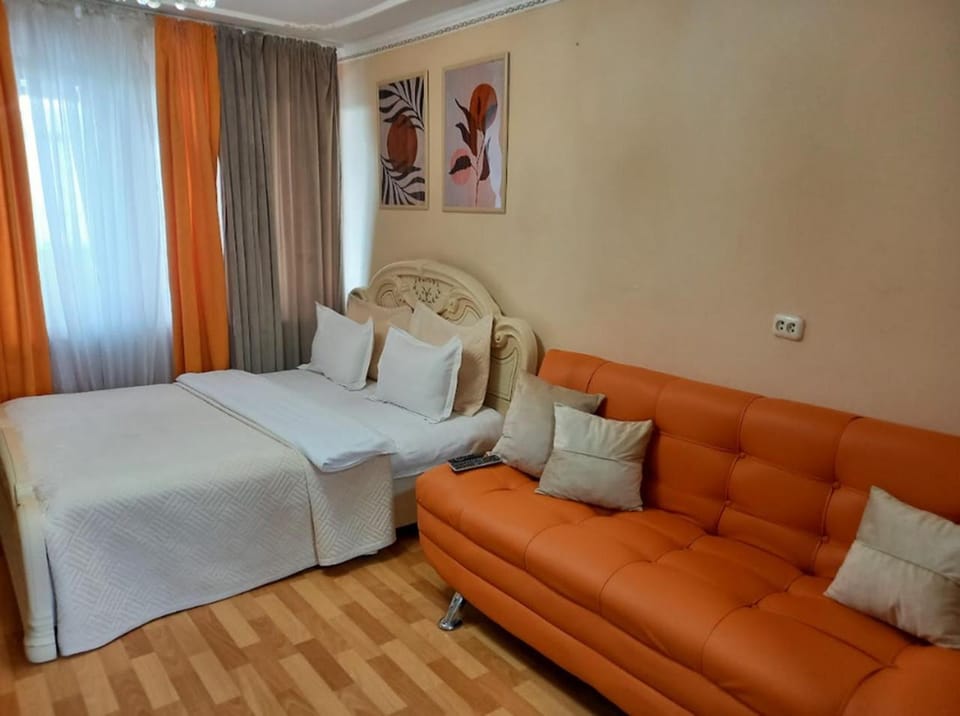Bed, Living room, Photo of the whole room