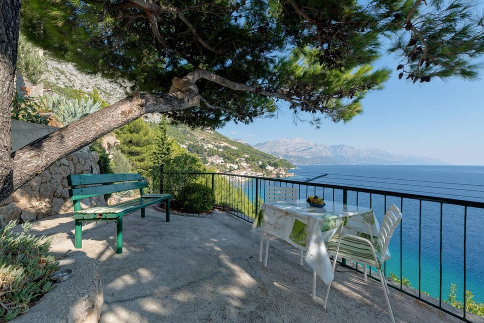 Patio, Mountain view, Sea view