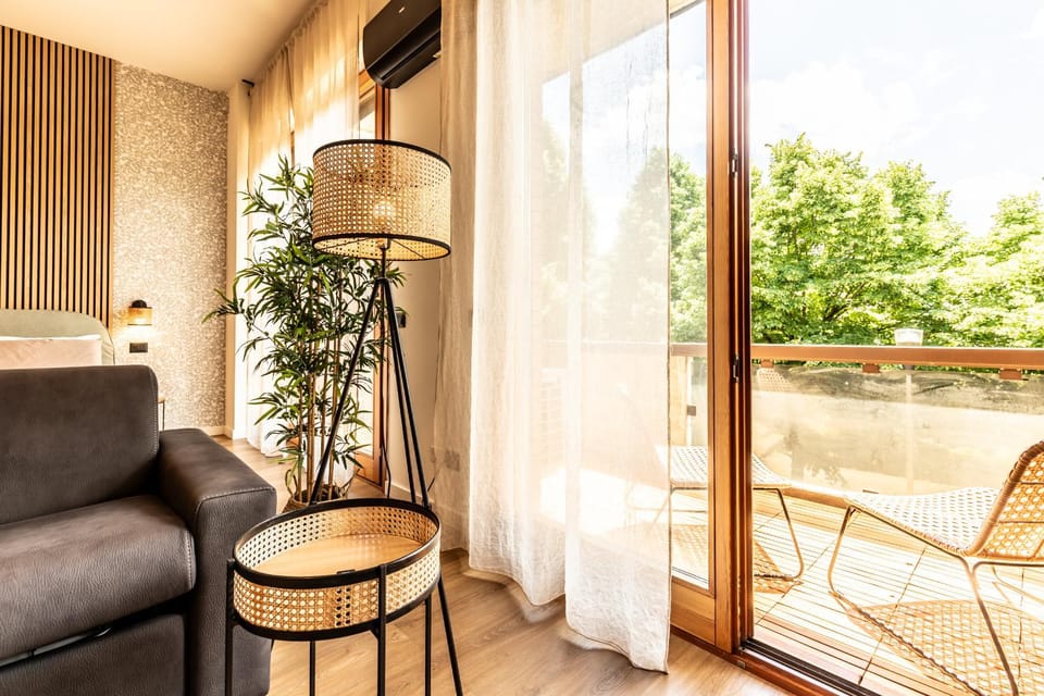 Patio, Day, View (from property/room), Balcony/Terrace, Living room