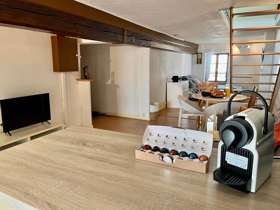 Suite Jason Appartement 4 personnes - Check in h24 & Wifi Apartment in Villeurbanne