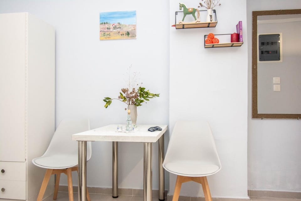 Dining area, hair dresser
