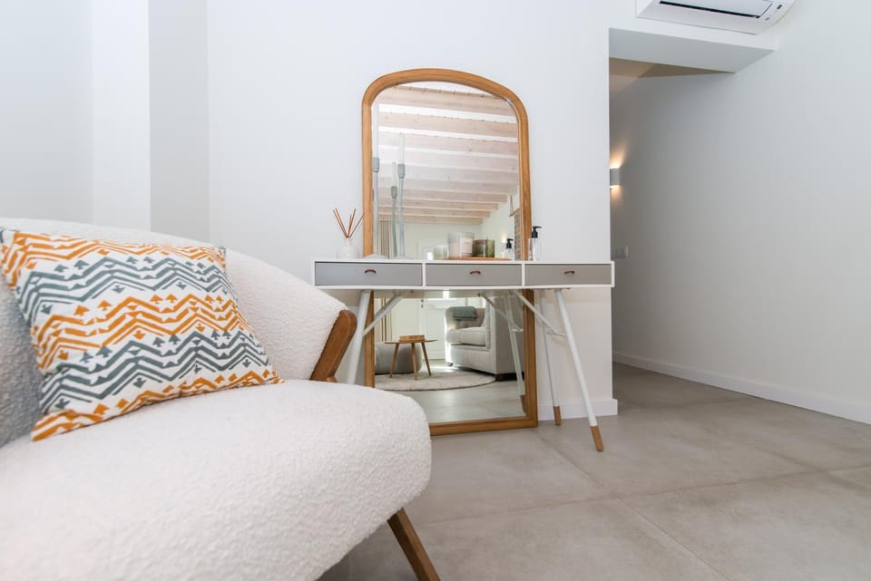Living room, air conditioner