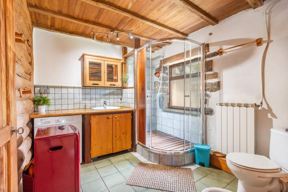 Bathroom, Living room