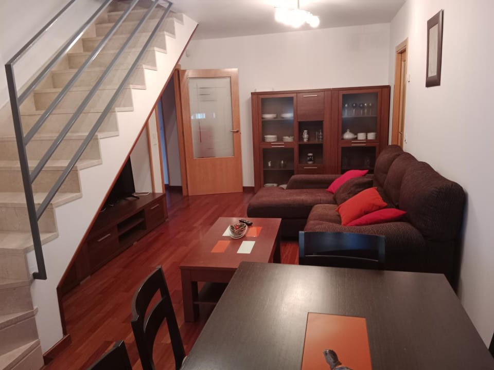 La casita de Miguel, con garaje y piscina Apartment in Zamora