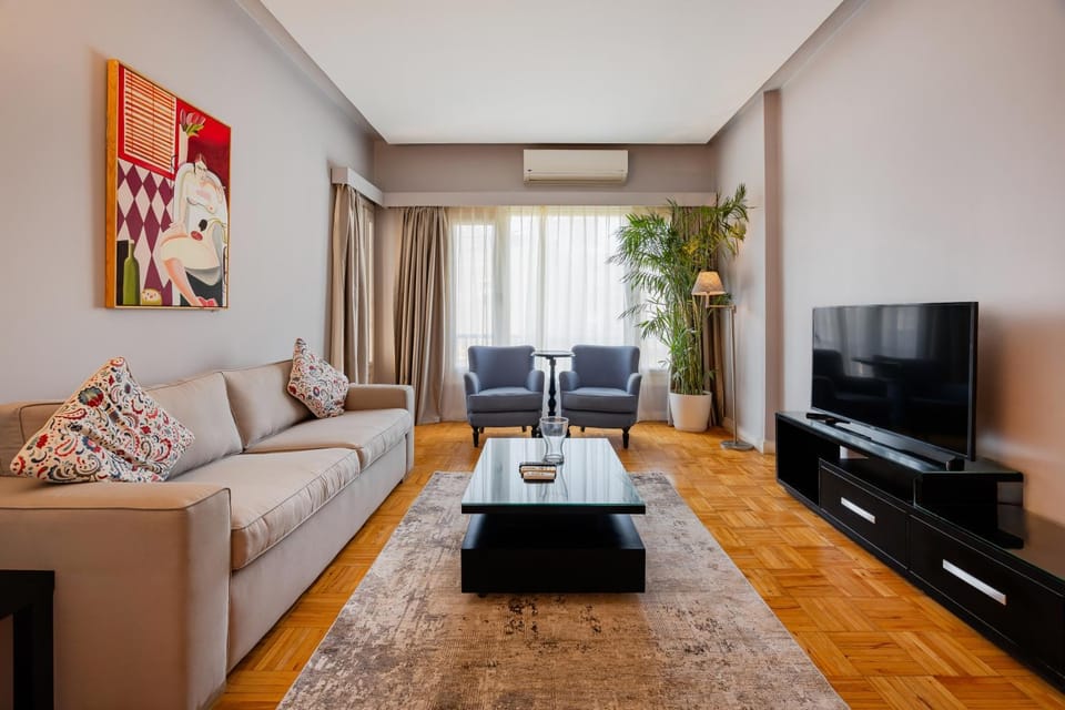 TV and multimedia, Living room, Seating area, air conditioner