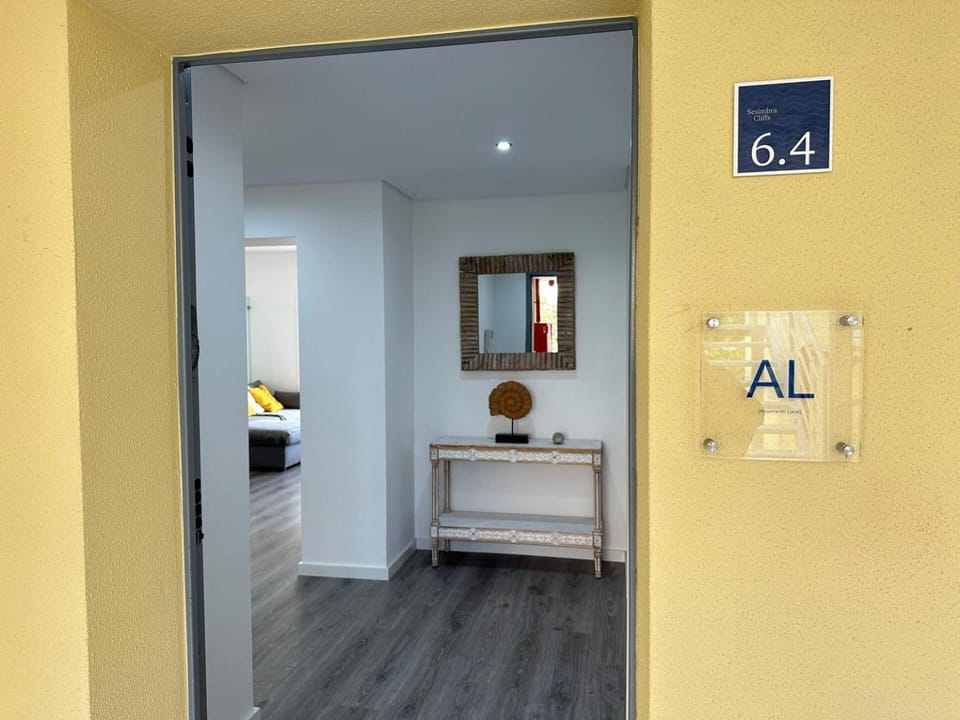 Iva's Panoramic Sesimbra Apartment in Sesimbra