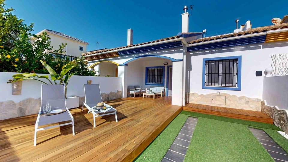 Property building, Patio, Day, Garden, View (from property/room), Balcony/Terrace, Garden view, sunbed