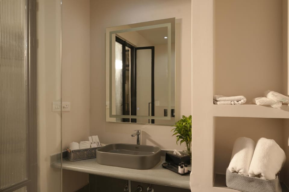 Bathroom, towels
