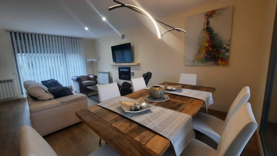 Living room, Dining area