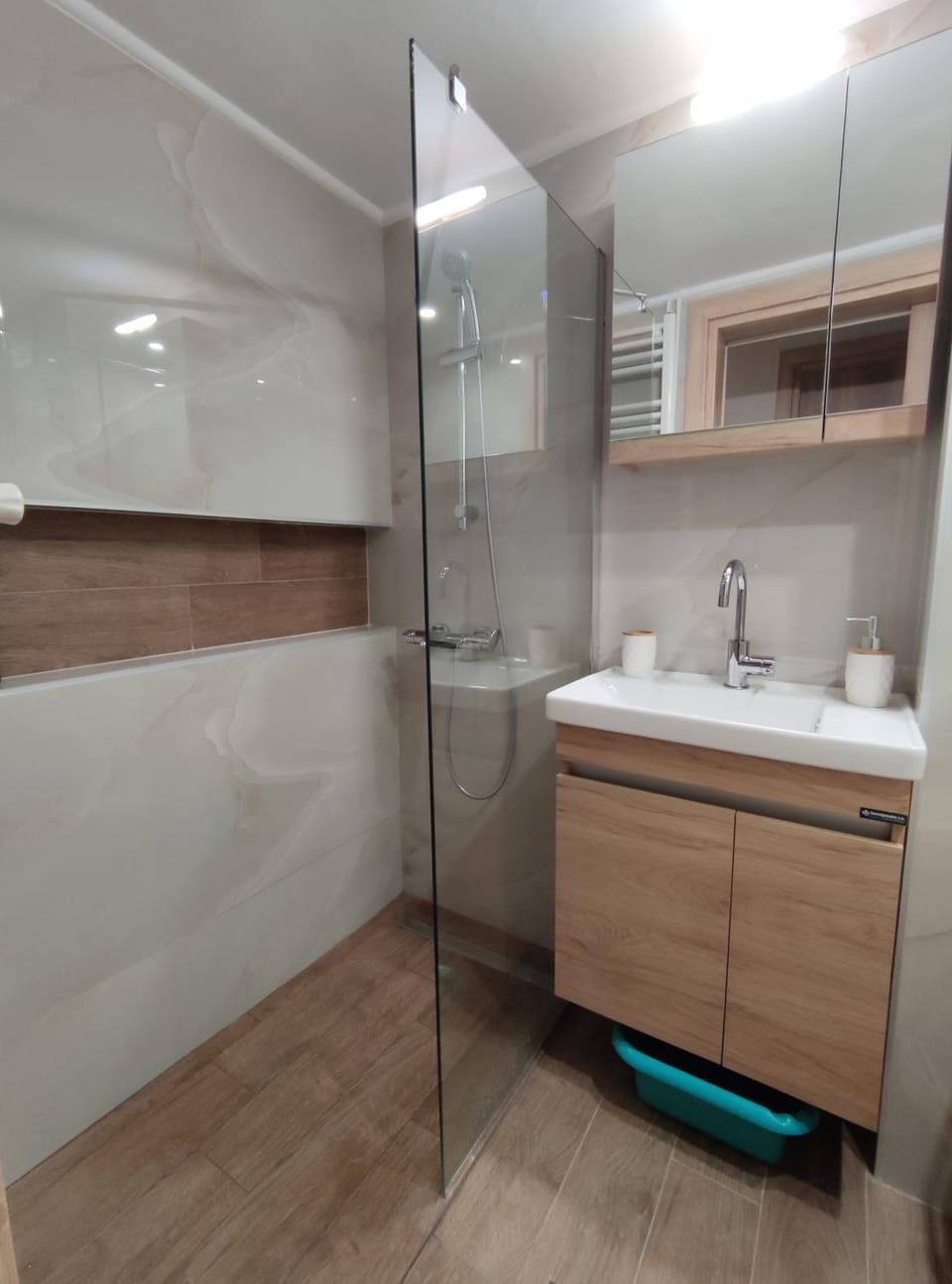 Shower, Bathroom