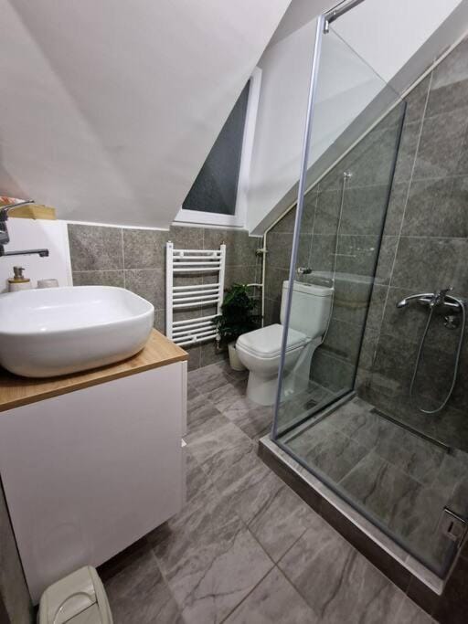 Shower, Bathroom