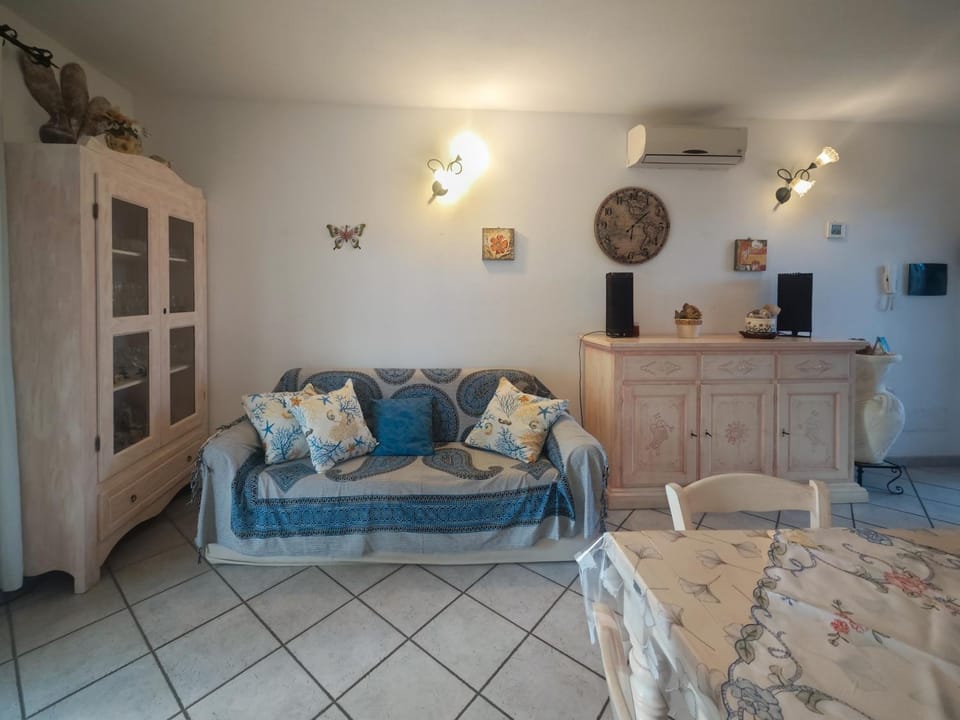 Living room, air conditioner