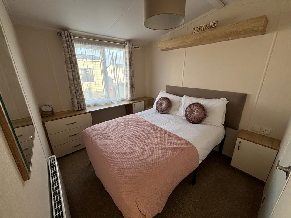 Palm Grove 121 - Golden Palm Resort - Pet friendly, WiFi, close to beach and clubhouse - Meadow Lakes Caravan & Lodge Hire Apartment in Chapel Saint Leonards