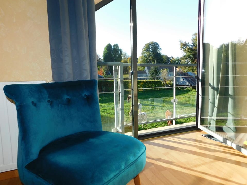 View (from property/room), Balcony/Terrace, Bedroom