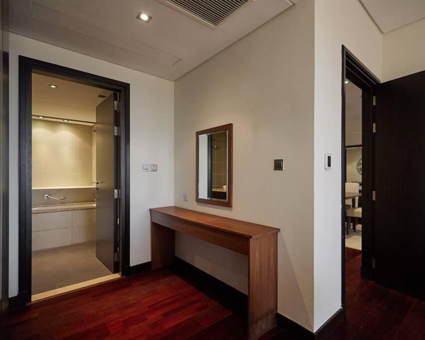 Authentic 2 bdr in Royal Amwaj North Residences Apartment in Dubai