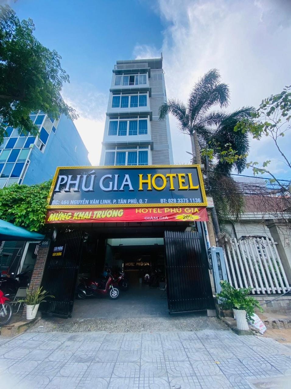 Property building, Property logo or sign, Street view, Certificate/Award