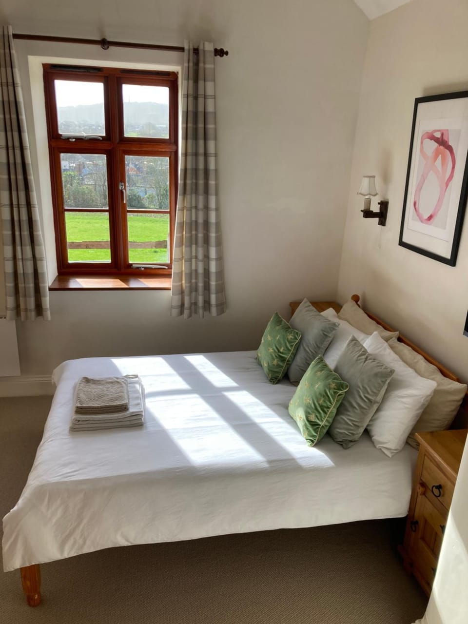 Peaceful Open-Plan Cottage With A View House in Wellington