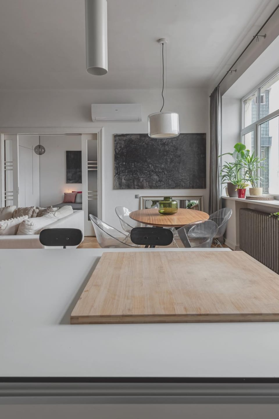 Bed, Kitchen or kitchenette, Living room, Seating area, Bedroom