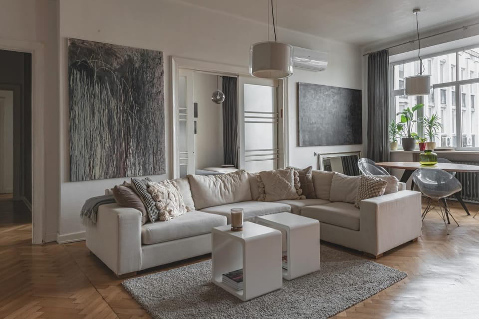 TV and multimedia, Living room, Seating area, air conditioner