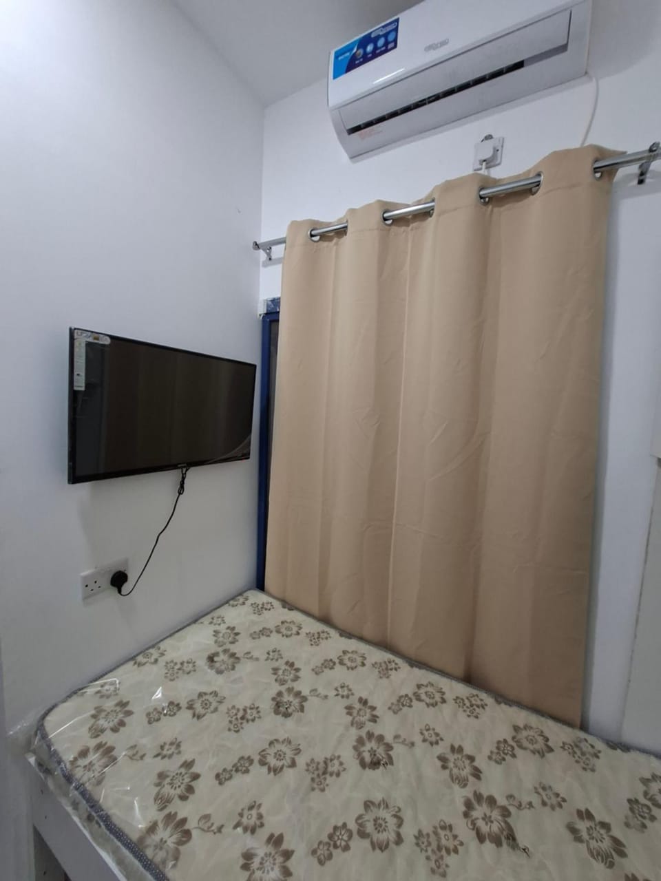 Charming Small Rooms for male only next to DAFZA Al qusais Bed and Breakfast in Dubai
