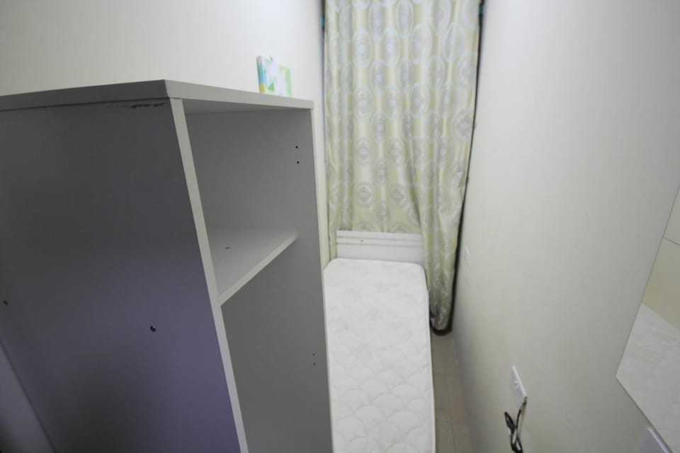 Charming Small Rooms for Girls in Dubai Marina Bed and Breakfast in Dubai