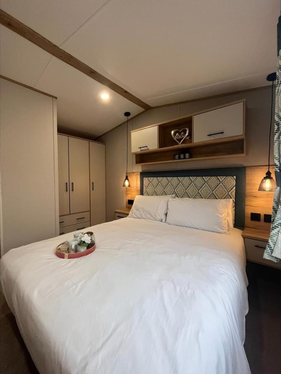 The Retreat 16 - pet friendly, WiFi, and a bath - Golden Palm Resort - Meadow Lakes Caravan & Lodge Hire Apartment in Chapel Saint Leonards
