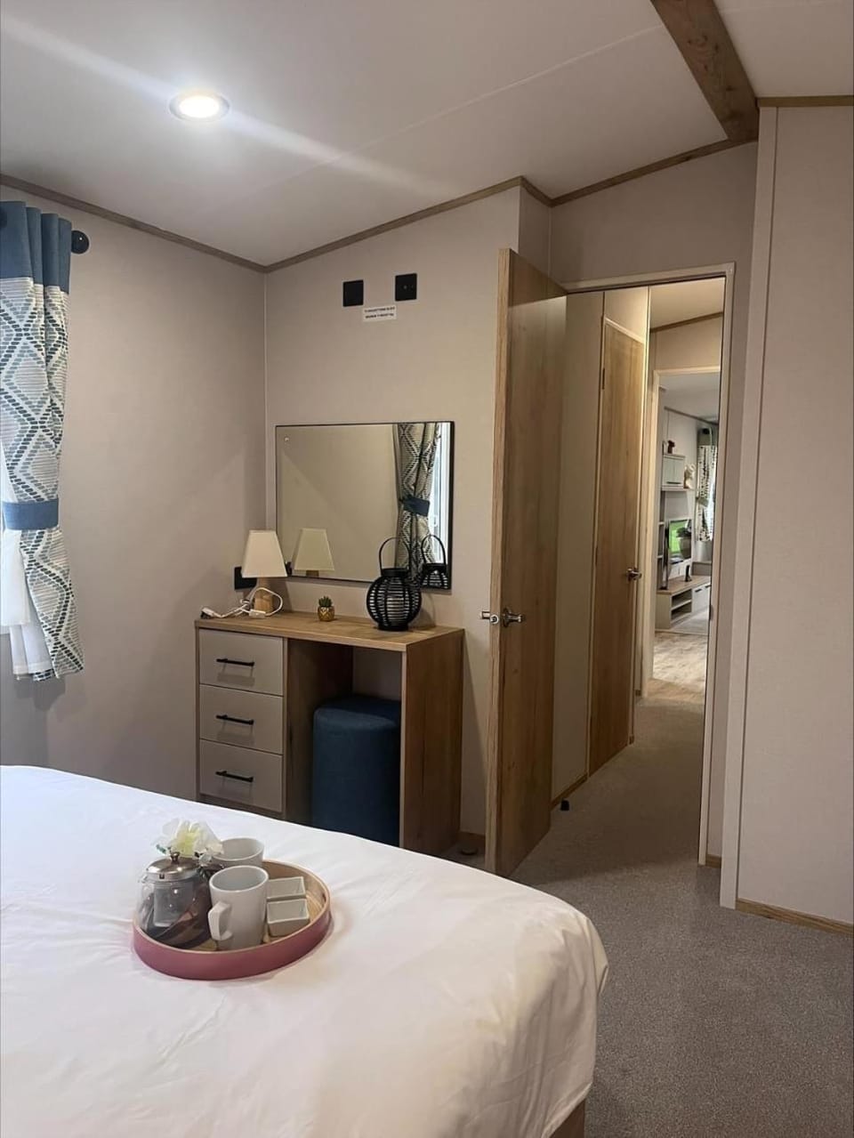 The Retreat 16 - pet friendly, WiFi, and a bath - Golden Palm Resort - Meadow Lakes Caravan & Lodge Hire Apartment in Chapel Saint Leonards