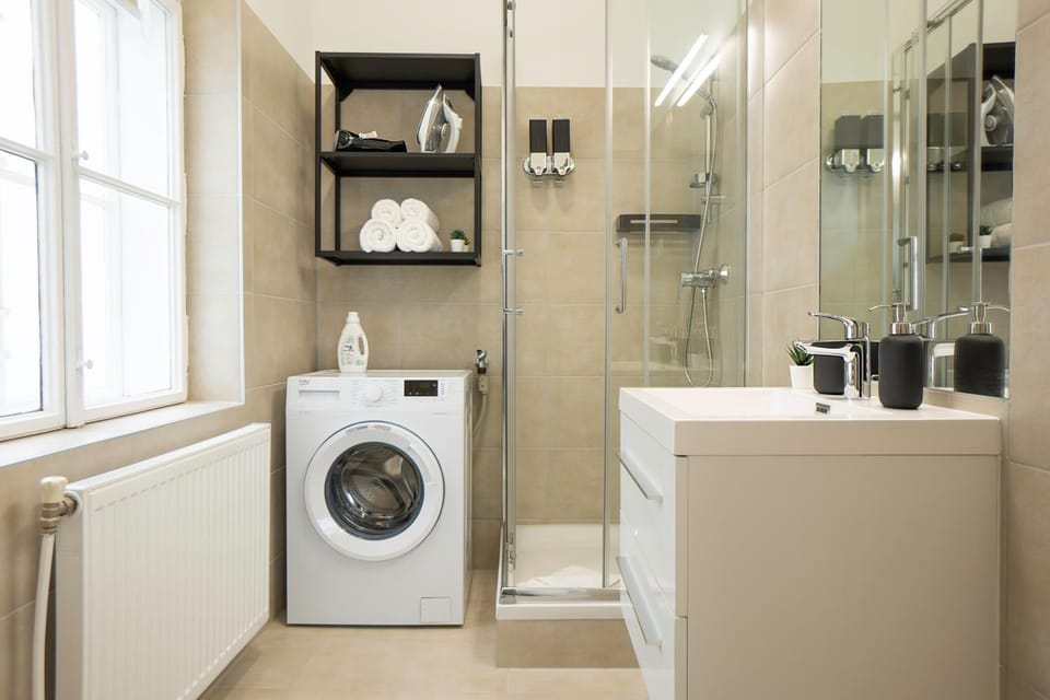 Shower, Bathroom, towels, washing machine