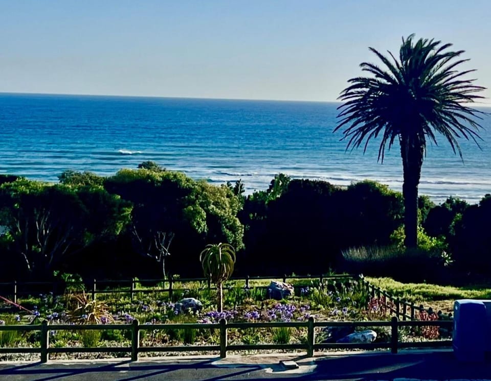 Shonalanga (The setting sun) House in Hermanus