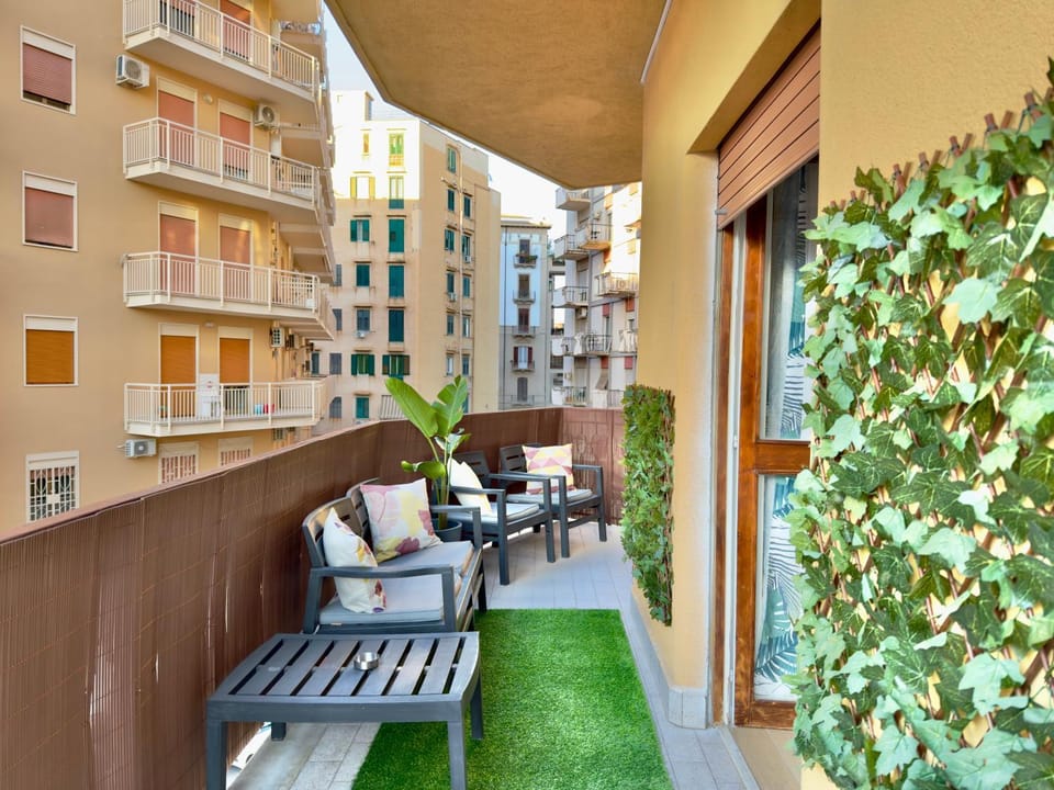 Property building, Balcony/Terrace