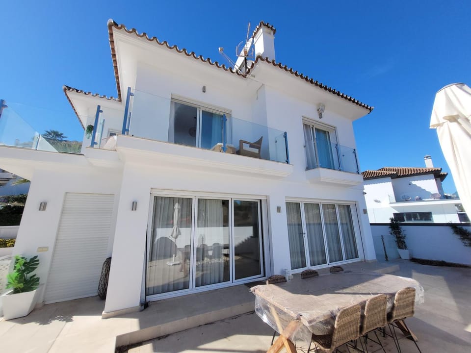 Private Luxurious Villa Walking Distance to Puerto Banus Villa in Marbella